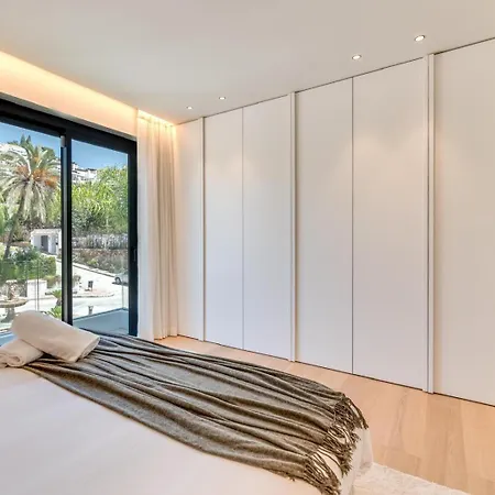 Villa Luxury 5 Bed - Heated Pool *