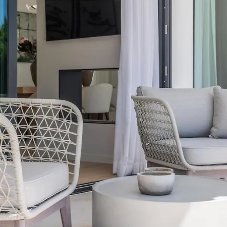 Luxury 5 Bed - Heated Pool Villa Marbella